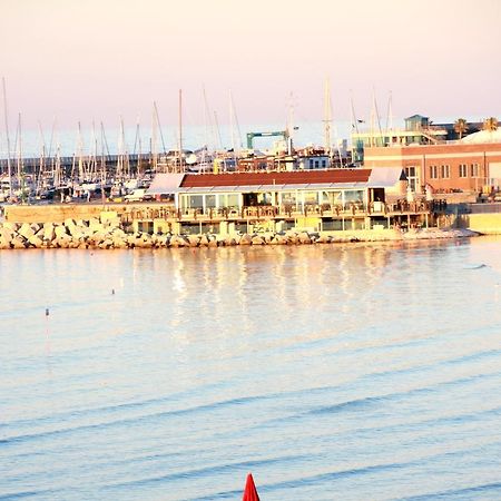 Hotel Excelsior Fano Buitenkant foto