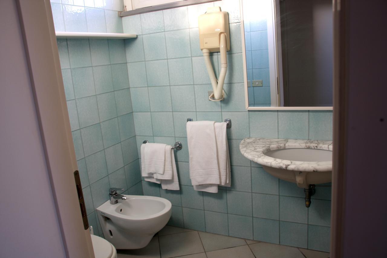 Hotel Excelsior Fano Buitenkant foto