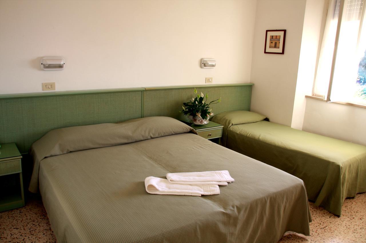 Hotel Excelsior Fano Buitenkant foto