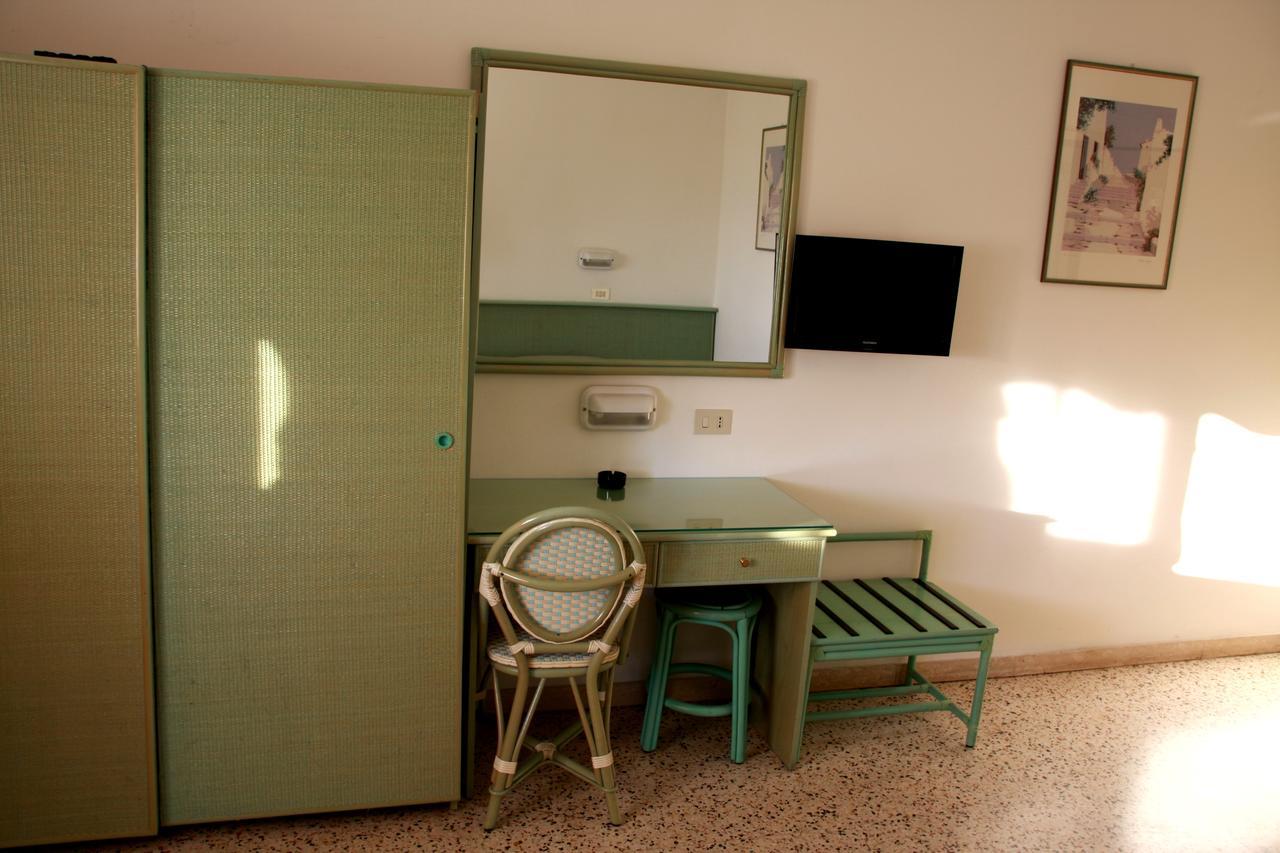 Hotel Excelsior Fano Buitenkant foto