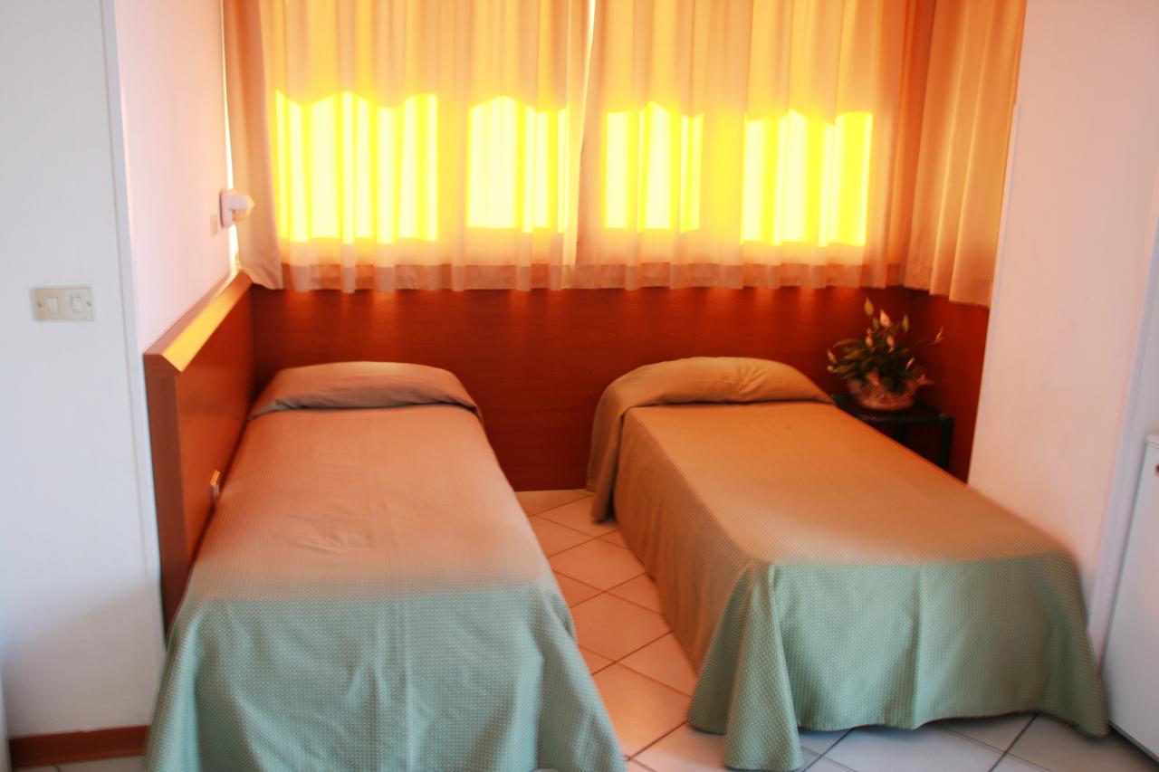 Hotel Excelsior Fano Buitenkant foto