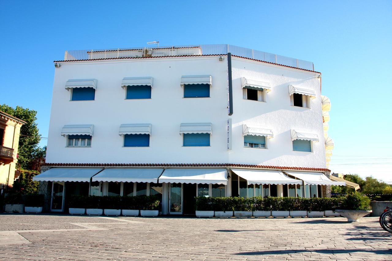 Hotel Excelsior Fano Buitenkant foto