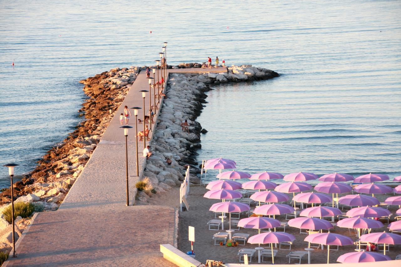 Hotel Excelsior Fano Buitenkant foto