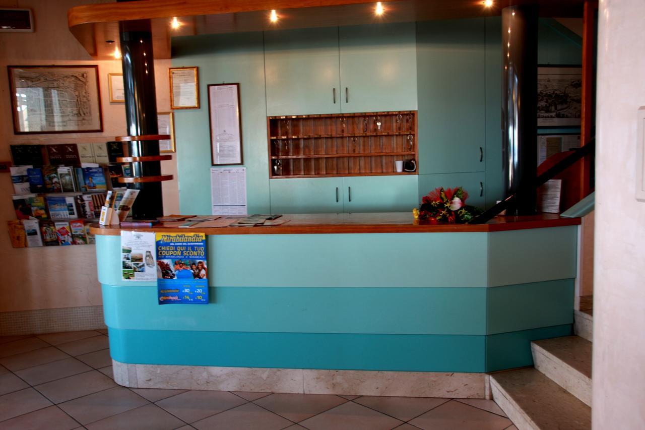 Hotel Excelsior Fano Buitenkant foto